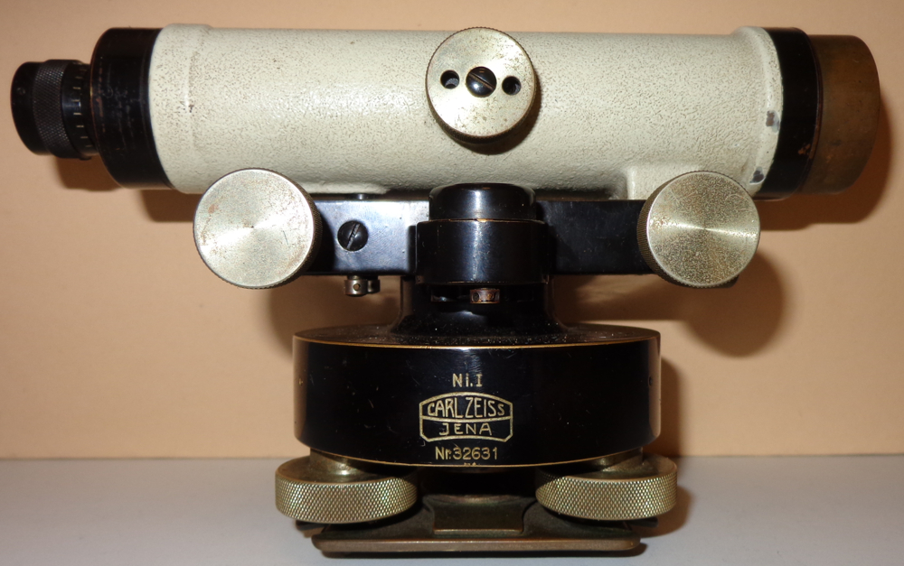 Nivellierinstrument I